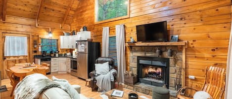 Smart TV, chimenea y reproductor de DVD