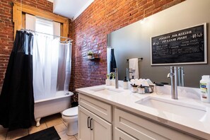Shower, hair dryer, towels, shampoo - New! The Old Timer - 5BR/4.5BA - Hot Tub! Historic! (Louisville)