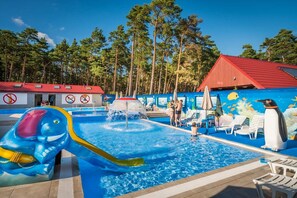 House | Pool - Two-story Holiday Home for 5 People, Summer Pool (Leba)