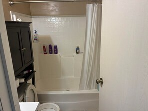Towels - Serene 3-bedroom mobile home with AC in Lake Charles (Lake Charles)