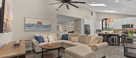 Smart TV, fireplace