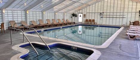Inomhuspool och uppvärmd pool