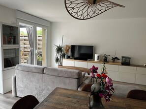 Smart TV, video games, stereo, computer monitors