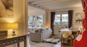 Living area - Charming apartment in the heart of Megève with terrace and mountain view (Combloux)