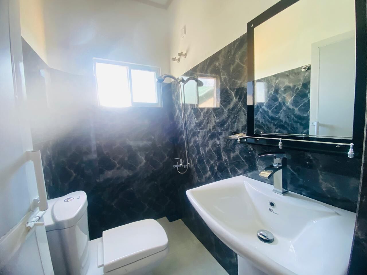 Deluxe Double or Twin Room, Balcony, Mountain View | Bathroom | Shower, towels, soap, shampoo