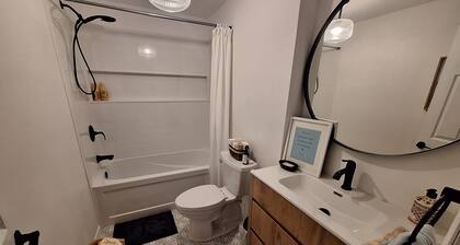Rural Quaint Lakeview Apartment