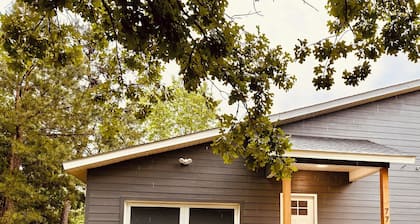 Deluxe Country Cabin - Pet Friendly