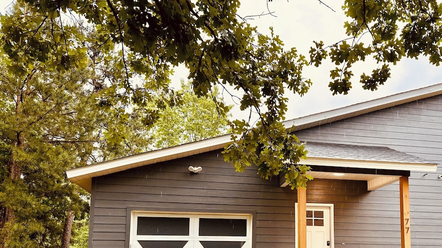 Deluxe Country Cabin - Pet Friendly