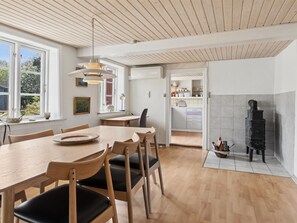 Dining - "Espen" - 300m from the sea by Interhome (Allinge)