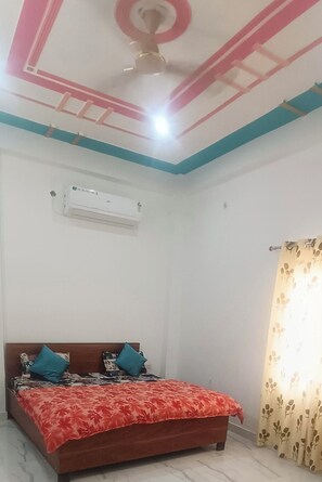 5 bedrooms, iron/ironing board, internet