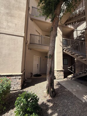 Exterior detail - Sunny cute first floor North Scottsdale 2-bedroom condo with AC , pool & parking (Scottsdale)