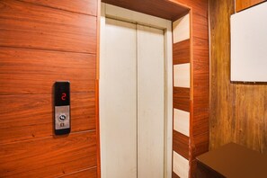 House | Interior - Classic With Balconyaviral Residency (Dehradun)