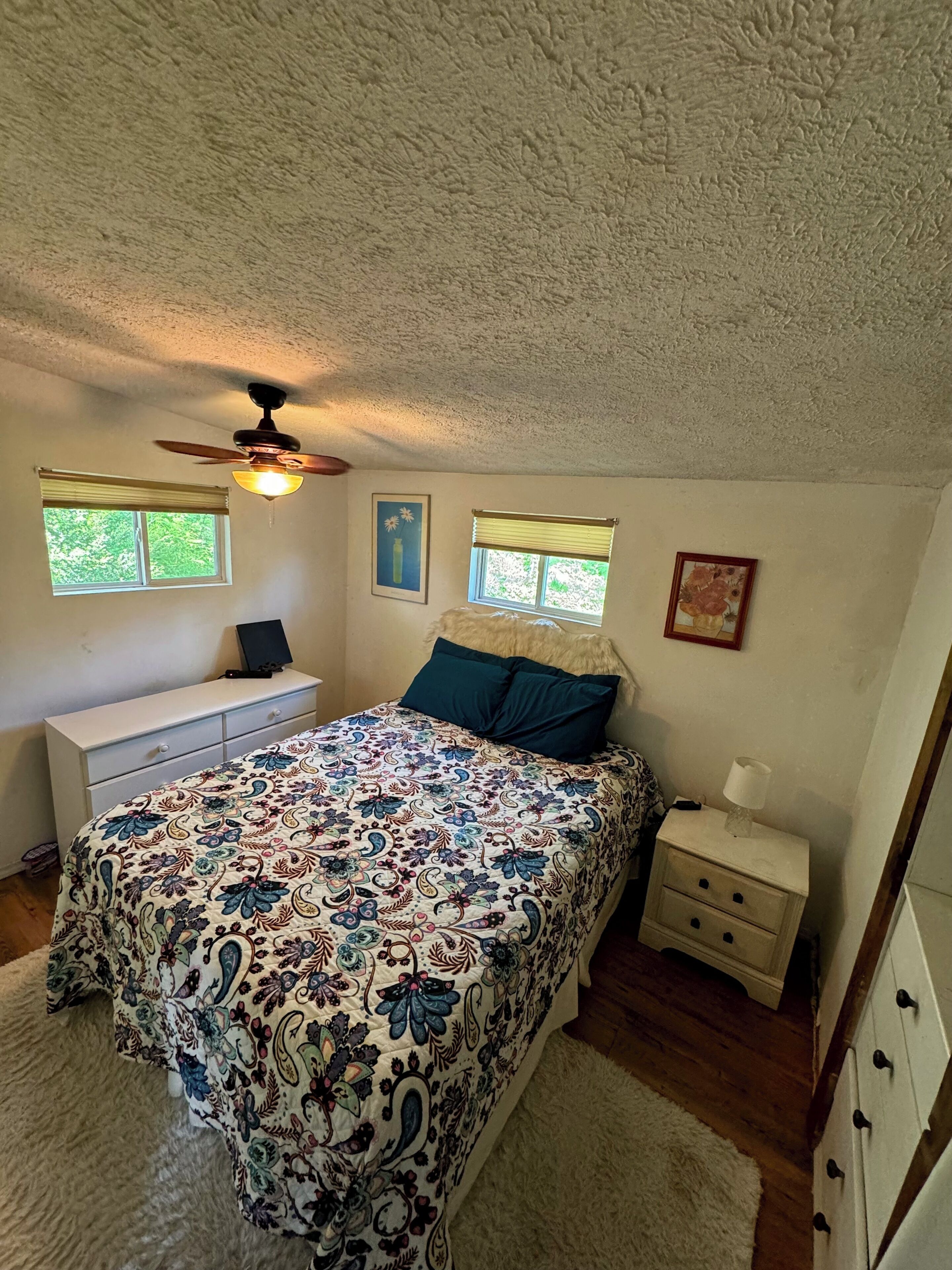 2 chambres, fer et planche à repasser, Wi-Fi gratuit, draps fournis