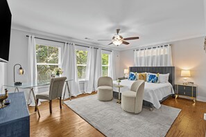 4 bedrooms, desk, iron/ironing board, free WiFi
