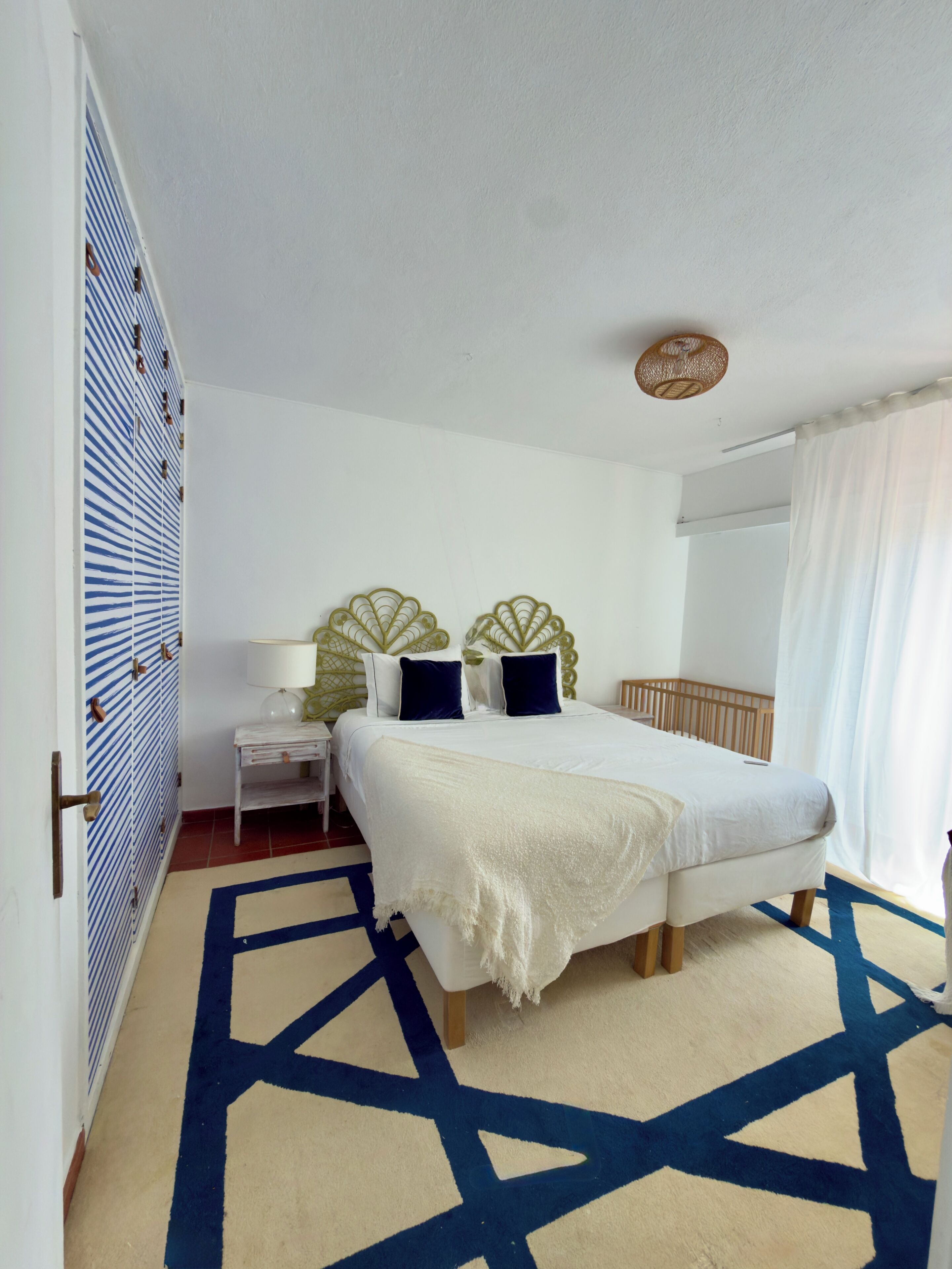 3 chambres, accès à Internet, literie fournie