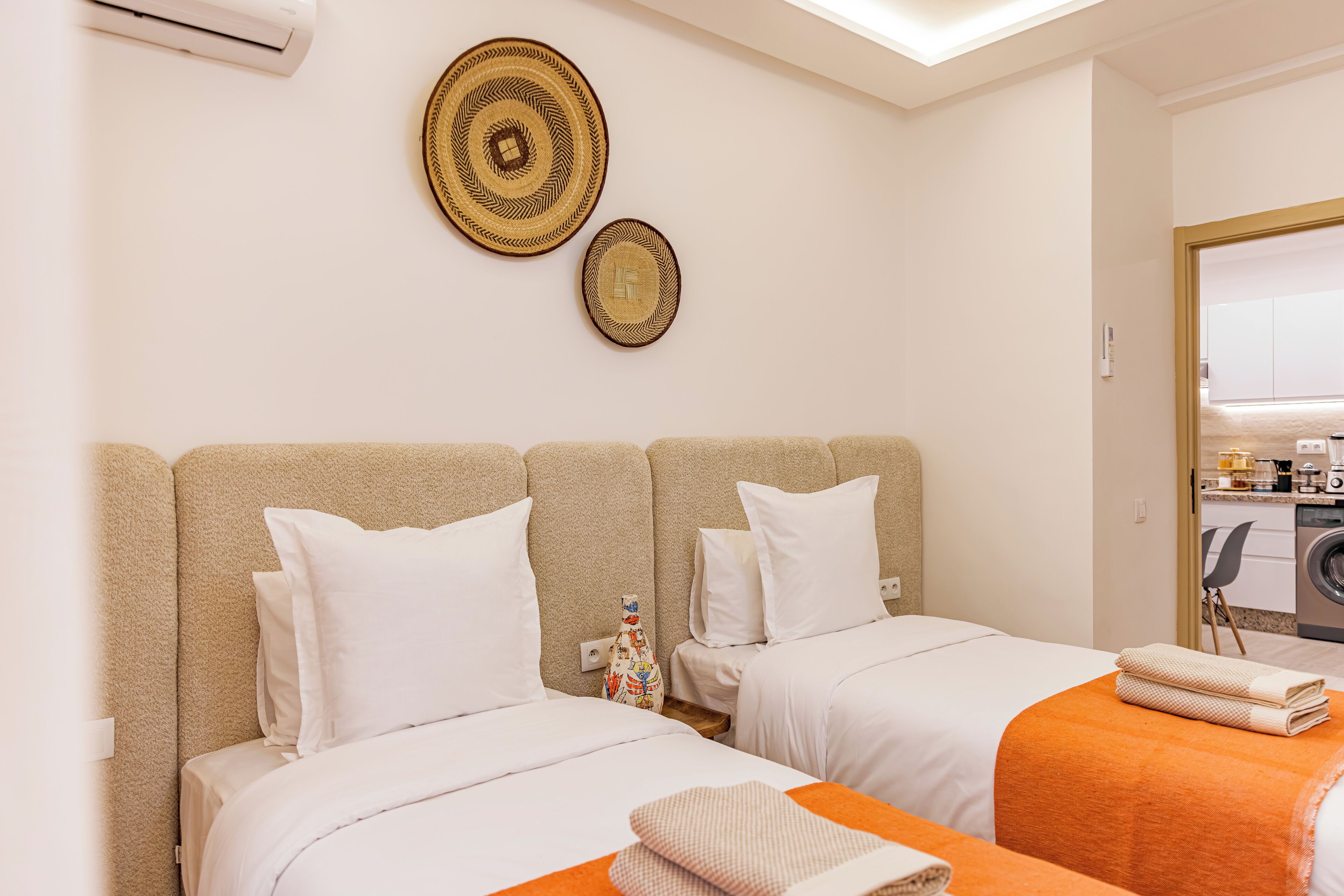 2 bedrooms, iron/ironing board, Internet, bed sheets