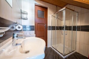 House | Bathroom - Holiday Home Close to the Beach, Summer Pool (Leba)