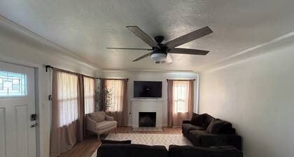 2-bedroom house in soothing Bakersfield with refreshing AC