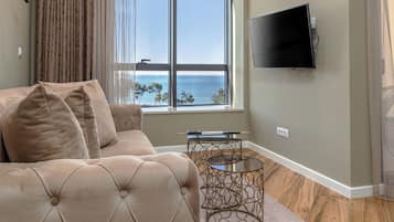 Luxury Apartment, Balcony, Sea View | Living area