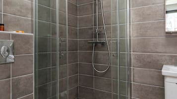 Luxury Apartment, Balcony, Mountain View | Bathroom