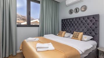 Luxury Apartment, Balcony, Mountain View