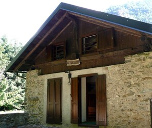 Exterior - Private mountain chalet in the Stelvio National Park - absolute tranquillity in Val di Rabbi (Rabbi)