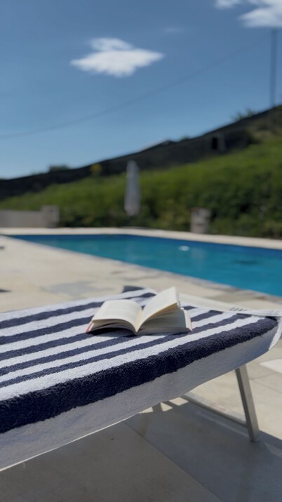 Lakeview Villa: Pool,Jacuzzi, Sauna, Outdoor Kitchen, Pizza Oven & Starry Dining