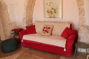 Living area - Cozy medieval trullo for couples and families seeking tranquility. (OSTUNI)