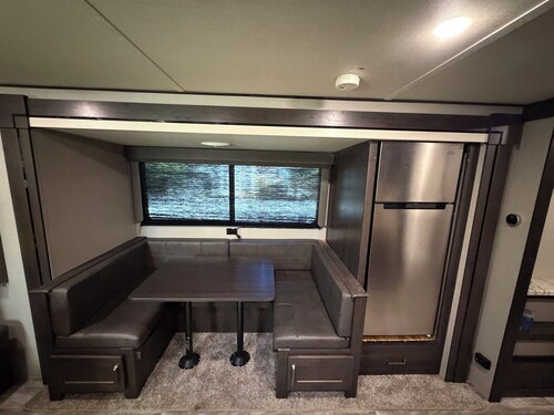 Charming 1-bedroom recreational vehicle with AC near downtown Lake City