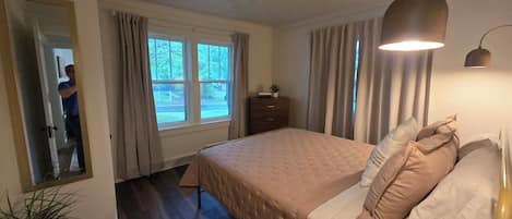 2 chambres, fer et planche à repasser, Wi-Fi, draps fournis