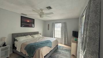 2 bedrooms, iron/ironing board, WiFi, bed sheets