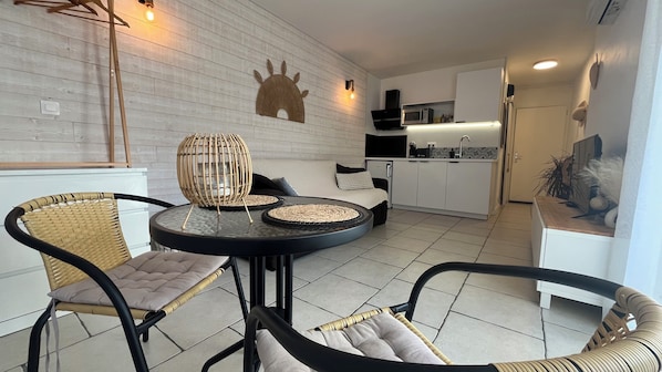 Smart TV - Le Drakkar - Cosy studio Parking Clim Wifi (La Grande-Motte)
