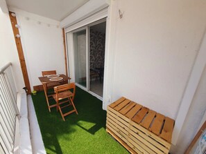 Outdoor dining - Le Drakkar - Cosy studio Parking Clim Wifi (La Grande-Motte)