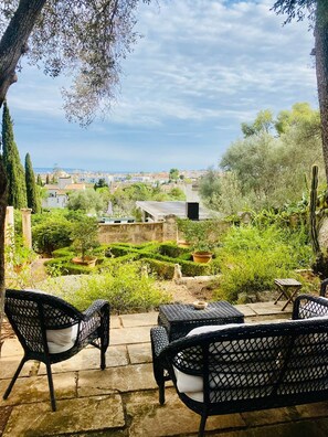 Terrace/patio - Perfect Getaway in Mallorca: Cozy Villa with Panoramic Views (Palma)