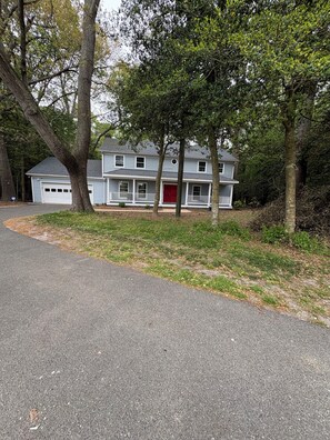 Exterior - 4-bedroom farmhouse tucked in the woods close to walking trails (Lewes)