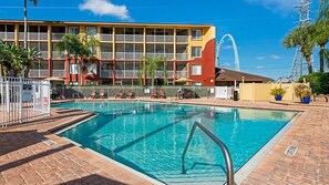 Pool - 2 BDRM SLEEPS 8 ORLANDO'S SUNSHINE RESORT GREAT LOCATION HUGE POOL & HOT TUB (Orlando)