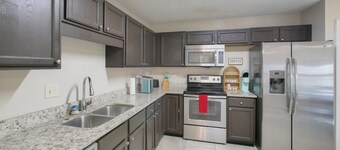 Serene 3-bedroom house with AC in charming Jacksonville Pet Friendly