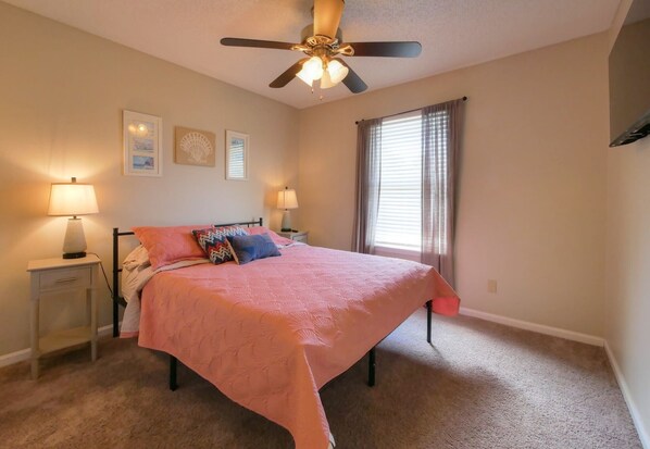 3 bedrooms, iron/ironing board, WiFi, bed sheets