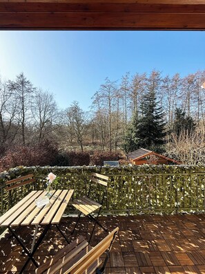 屋外ダイニングエリア