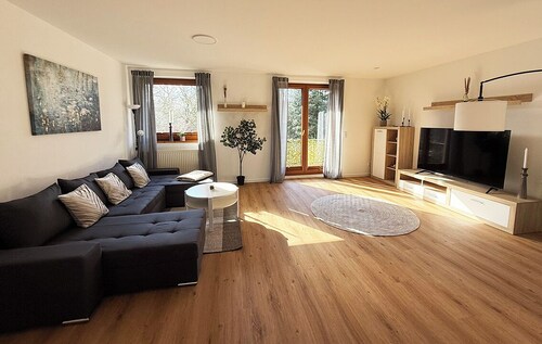 Tammens "Gröönblick" - spacious, bright & surrounded by greenery