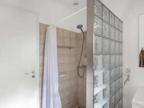 Bathroom - "Loreia" - 300m from the sea by Interhome (Løkken)