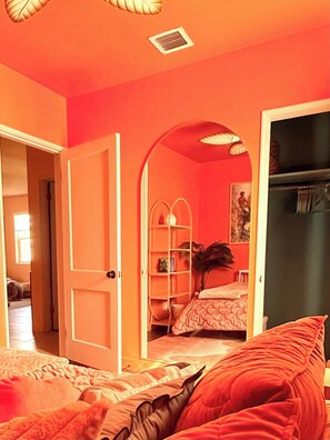 3 bedrooms, iron/ironing board, free WiFi, bed sheets - MerManor - An Iconic Merman Pool Oasis (Fort Lauderdale)