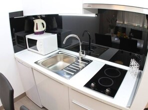 Studio (Classic Studio Apartment) | Private kitchen - Miracle Apartments Split (Split)
