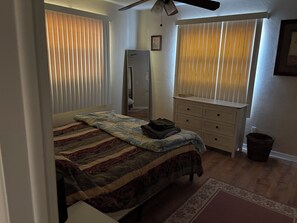 2 bedrooms, WiFi, bed sheets - Tremendous 2-bedroom house with AC in sunny Clearwater near the airports (Clearwater)