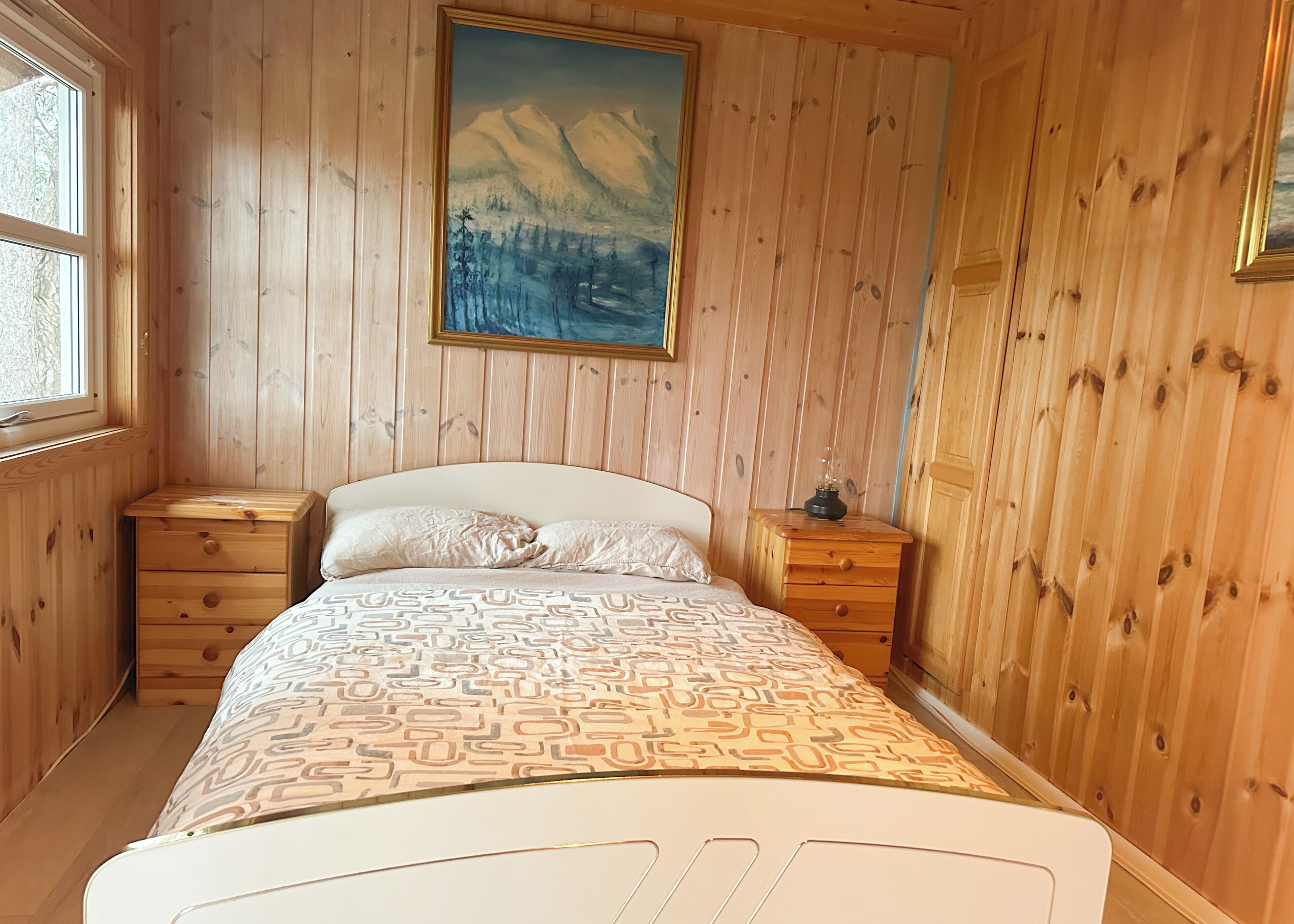 4 bedrooms, bed sheets