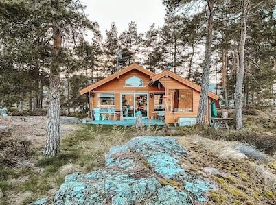 A peaceful getaway with a fjord view! Sleeps 6 people. FrantasticView