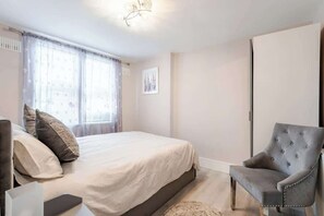 Free WiFi - Spacious 1 Bed Apartment in Whitehall, Bristol (Redfield)