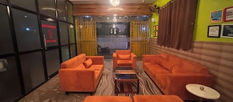 DEE DASH INN