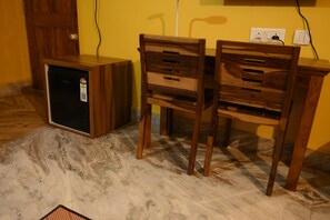 Executive Suite, Balcony, City View | Interior - DEE DASH INN (Bhubaneshwar)