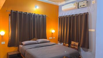 Deluxe Double Room, 1 Queen Bed, Balcony, City View | Premium bedding, desk, laptop workspace, blackout drapes